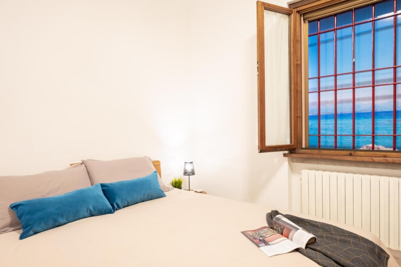 Апартаменти Casa Dolce Casa Desenzano - 2 Passi Dal Lago Дезенцано-дель-Гарда Екстер'єр фото